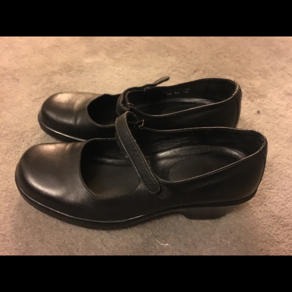 Dansko Mary Janes 39
